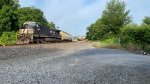 NS 4201 Passing the Lewistown, PA Amtrak Station